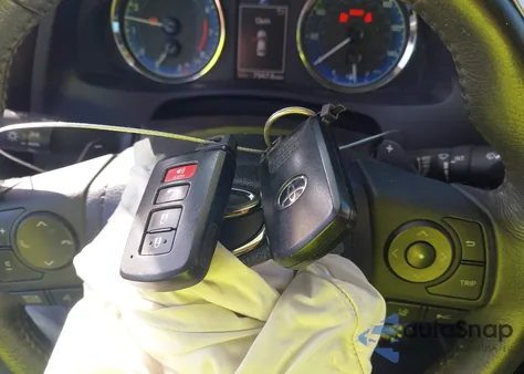 2018 Toyota Corolla Xse z USA, uszkodzony, nr VIN 5YFBURHE0JP819793